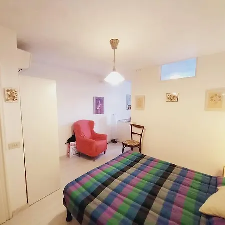 아파트 The Door Of The Castle