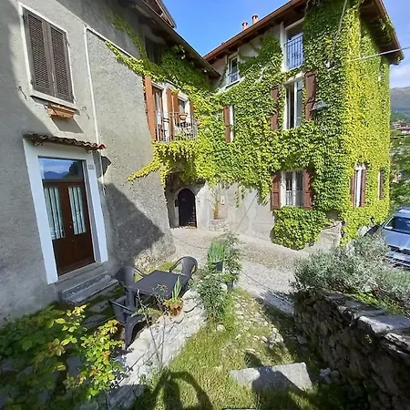 Daire The Door Of The Castle *