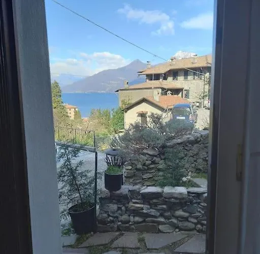 The Door Of The Castle Appartement Menaggio